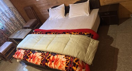 Jammu Da Dogra Hotel and Restaurant Room Type - Deluxe Room
