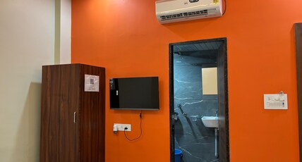 Hotel Shree Ji Room Type - Luxury Room with Air Conditioning