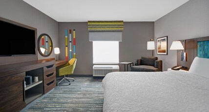 Hampton Inn Cave City, KY Room Type - 1 KING ROOM W  FRIDGE NS