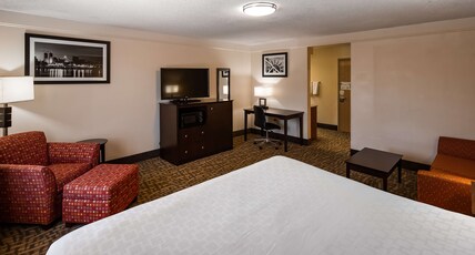 BEST WESTERN PLUS PEORIA Room Type - 1 King Bed, Non-Smoking, Pillowtop Bed, Sofabed, Microwave And Refrigerator, Full Breakfast BEST WESTERN PLUS PEORIA Room Type - 1 King Bed, Non-Smoking, Pillowtop Bed, Sofabed, Microwave And Refrigerator, Full Breakfast