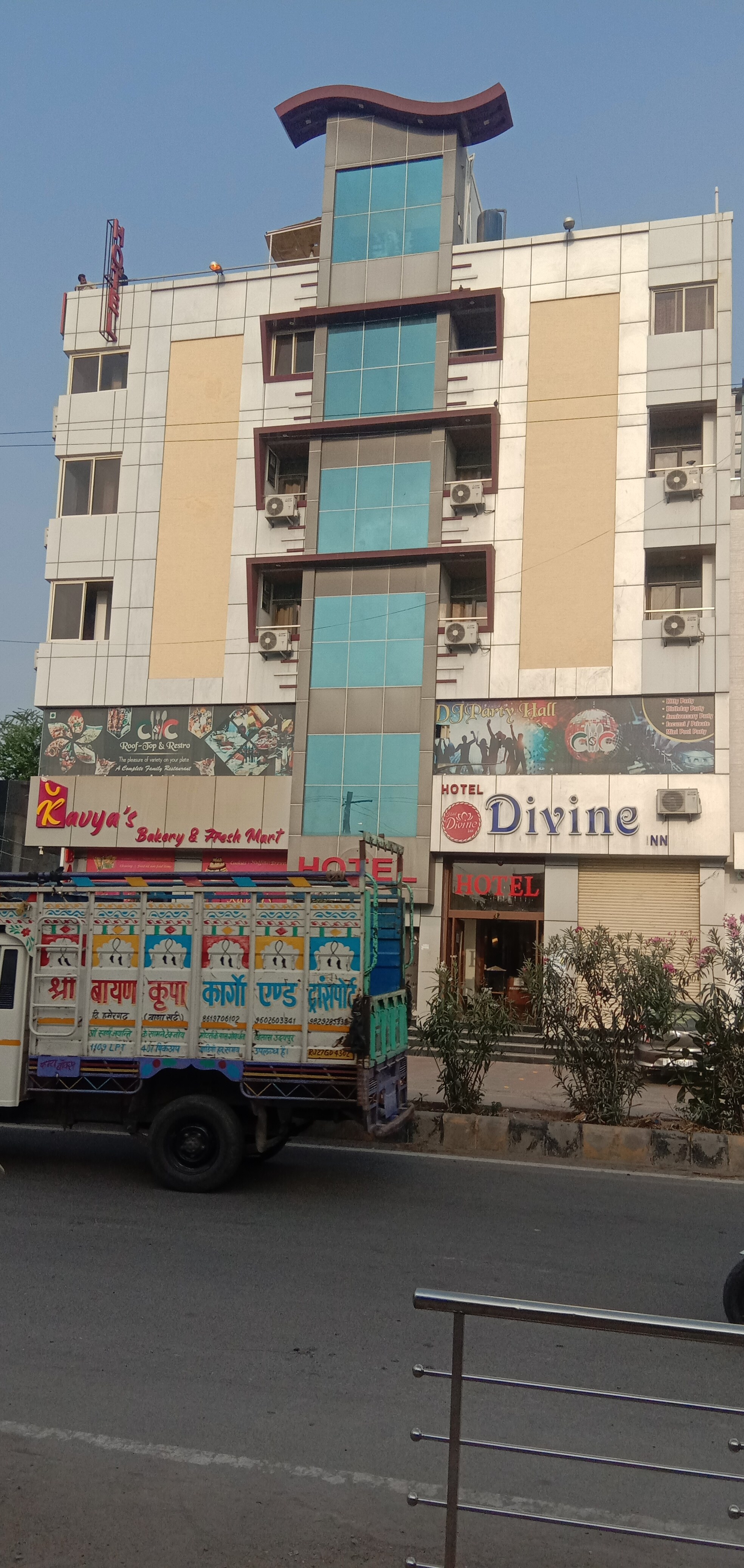 Hotel Udaipur By Divine Inn - Tap to explore photos