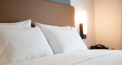 Hampton Inn & Suites by Hilton La Crosse Downtown Room Type - 1KN MOB HEA ACC TUB STU NS
