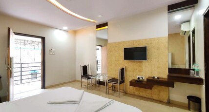 Great Samrat Residency Room Type - Family Suite Room