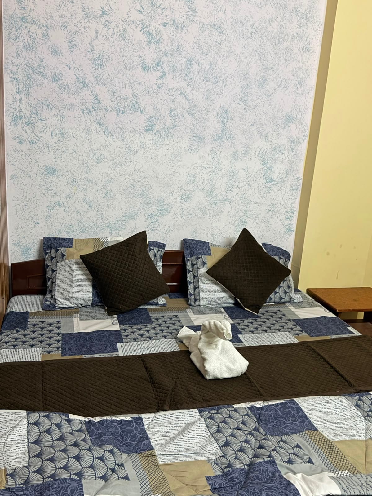 Hotel Ganga Kripa - Tap to explore photos