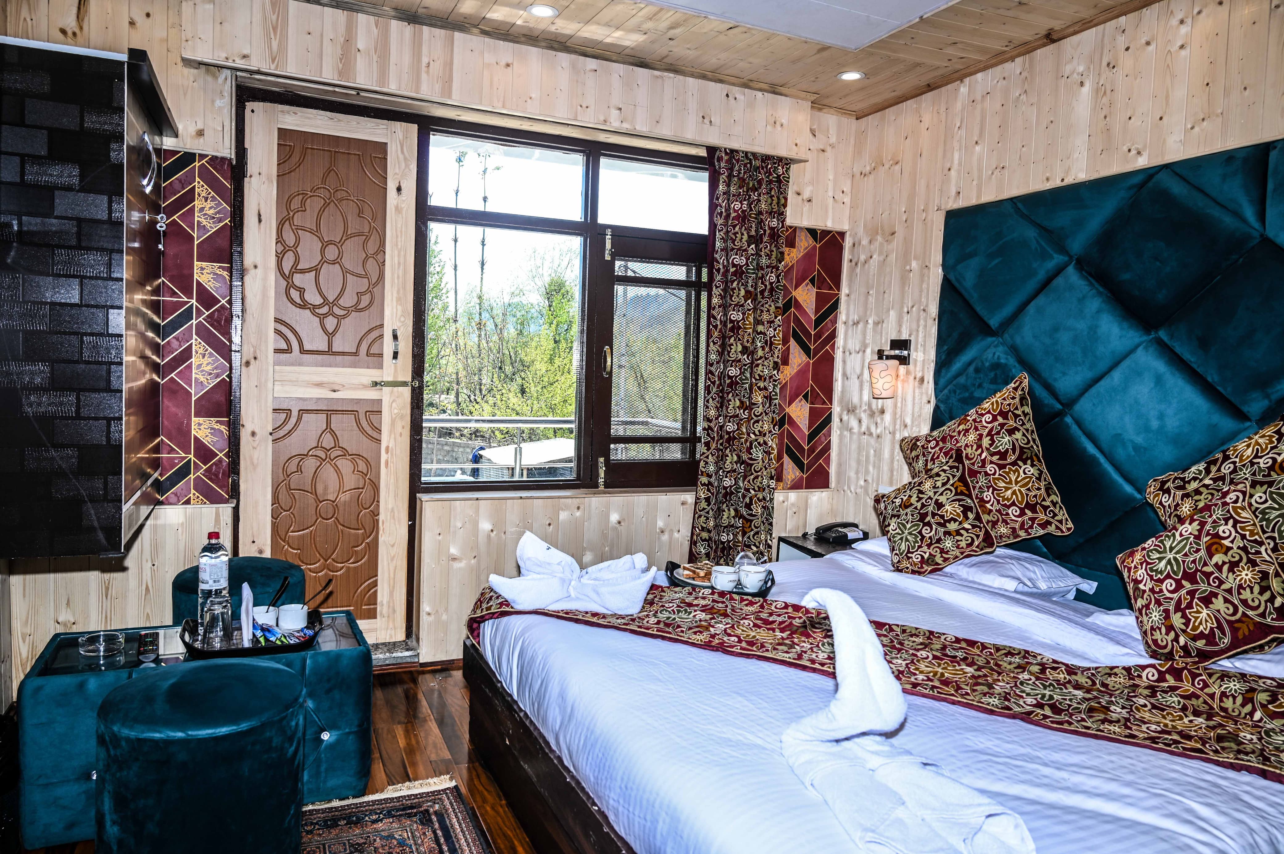 Hotel Jannat (Centrally Heated) - Tap to explore photos