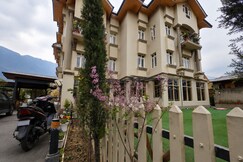 Grand Avenue 115 Homestay