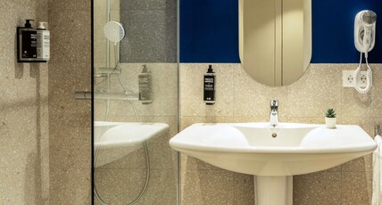 ibis Styles Zaragoza Ramiro I Room Type - Standard room with 1 queen-size bed ibis Styles Zaragoza Ramiro I Room Type - Standard room with 1 queen-size bed