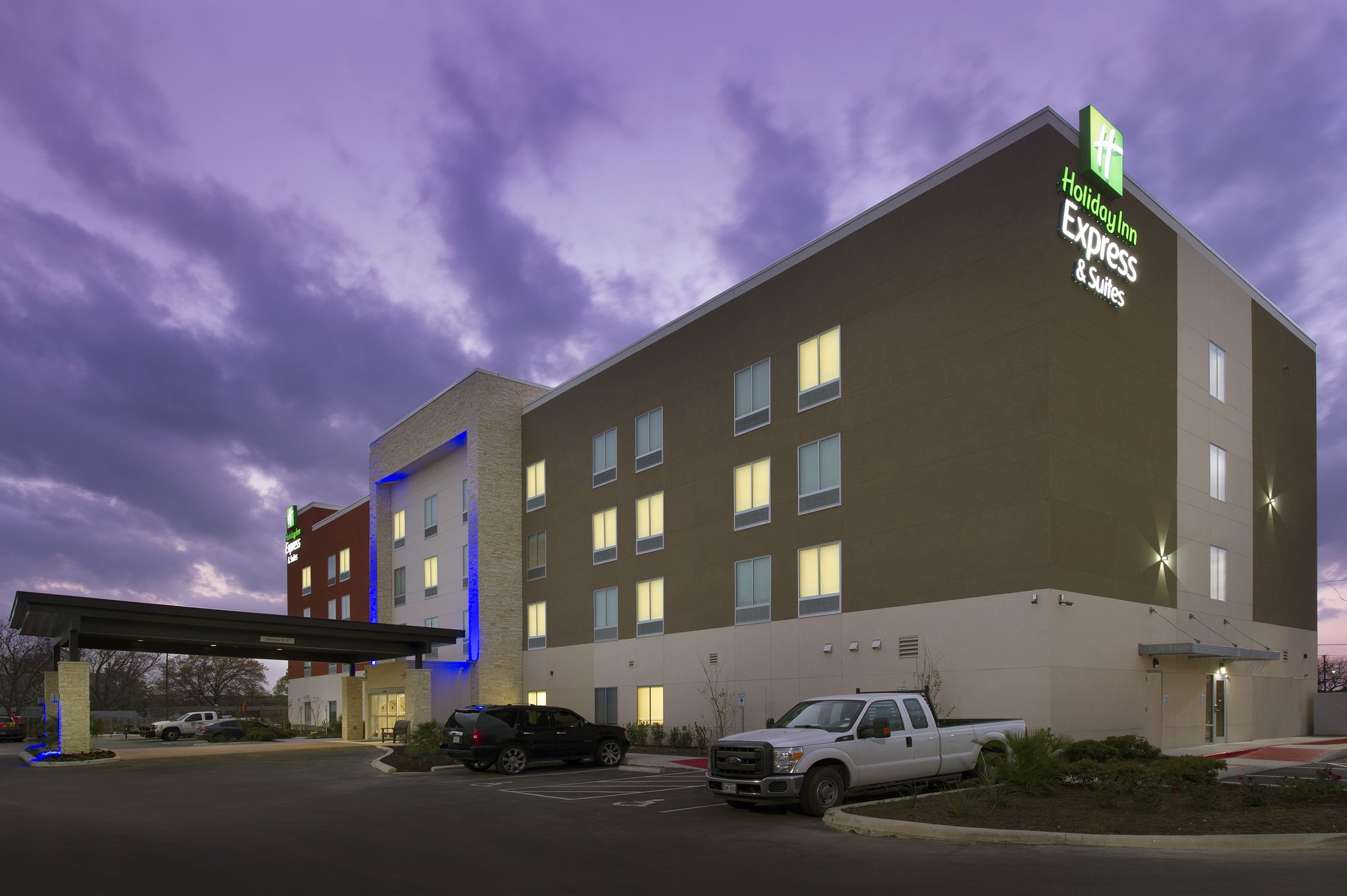 Holiday Inn Express & Suites NEW BRAUNFELS - Tap to explore photos