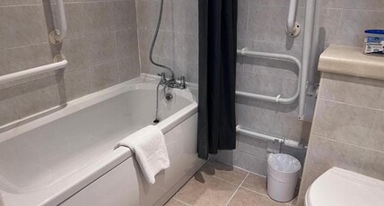Aston Court Derby City Centre By Belvilla Room Type - Accessible Double Room Aston Court Derby City Centre By Belvilla Room Type - Accessible Double Room