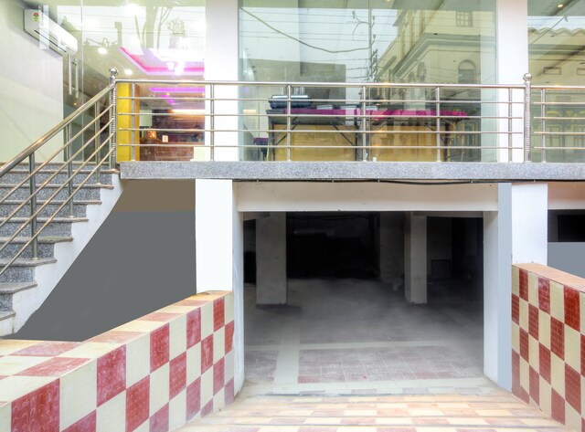 Hotel Ud Assi Inn Near Assi Ghat - Tap to explore photos