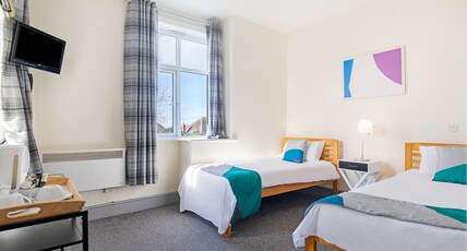 OYO The Green Man Pub And Hotel Room Type - Standard Twin Room