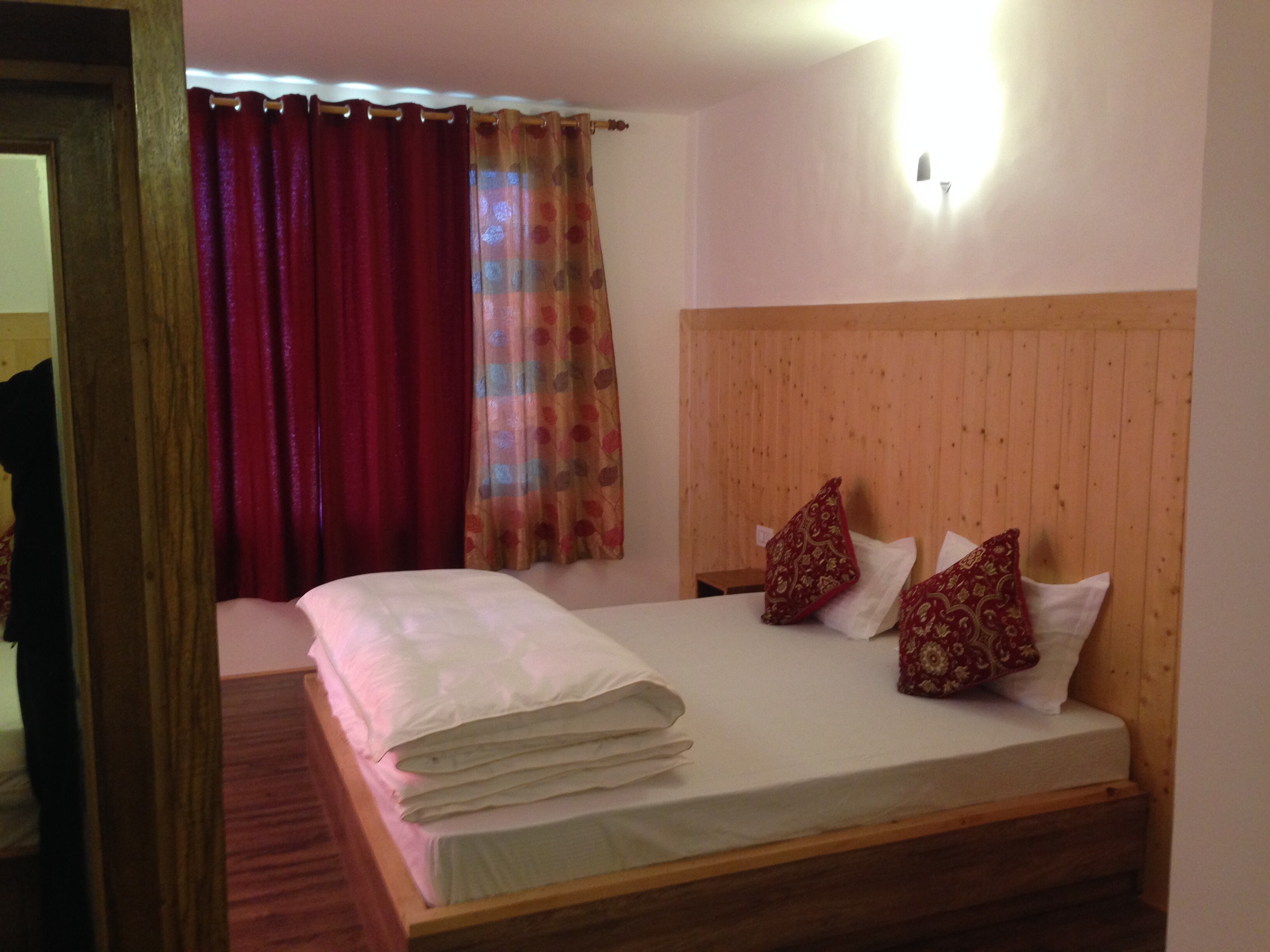 Radhu's Boutique Inn | Rooms & Restaurant - Tap to explore photos