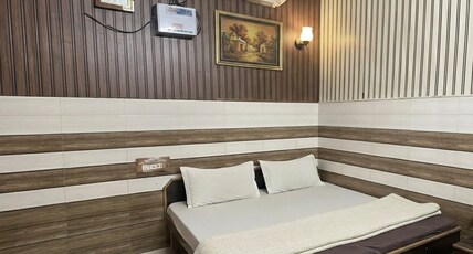 Hotel Shiv Ganga Room Type - Bedroom 3