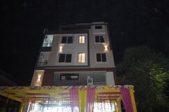 Hotel Sanraj Inn