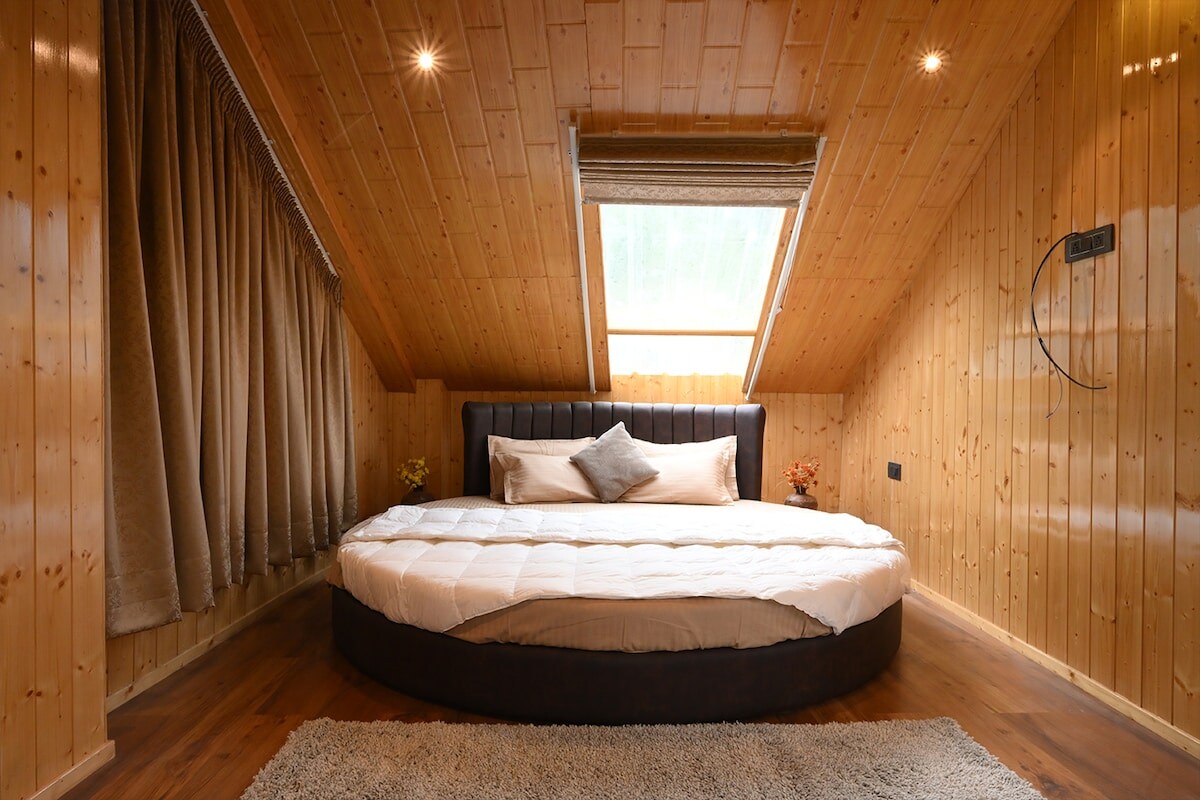 Luxury Duplex Villa in Kullu - Tap to explore photos