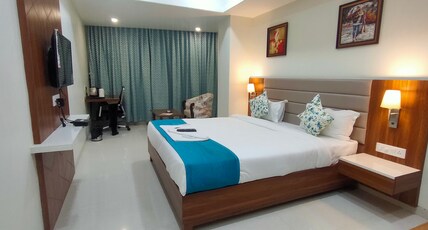 HOTEL SAPPHIRE INN Room Type - Deluxe Room