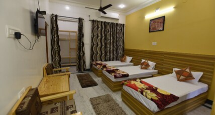 BALBIR NIWAS GUESTHOUSE Room Type - ROSE 3X