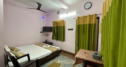 Green Palace Guest House Room Type - Non AC Standard