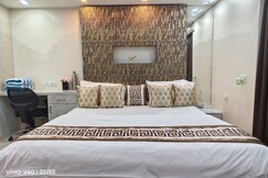 Near CCU Airport CC2 BBCC Sec V With Pool Gym