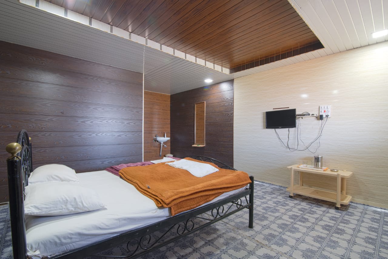 Krushna Valley | Rooms & Homely Meals - Tap to explore photos