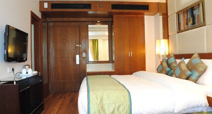 Libra Lords Inn Jaipur Room Type - Club King Bed