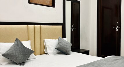 Dhaneshwari Homestay Room Type - Deluxe Double Bedroom