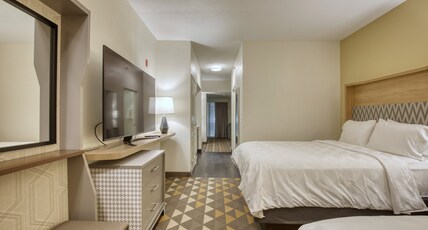 Holiday Inn & Suites MADISON WEST Room Type - 2 Queen Suite