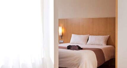 ibis Brussels Expo-Atomium Room Type - Room with 1 double bed + 1 extra bed equipped with the new bedding ibis Brussels Expo-Atomium Room Type - Room with 1 double bed + 1 extra bed equipped with the new bedding