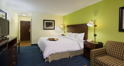 Hampton Inn - Atlanta Perimeter Center Room Type - 1 KING ACC ROLLIN SHWR NS