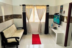 Kutralam Ezhilagam Hotel