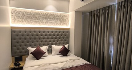 Golden Oasis Room Type - Deluxe Double Room