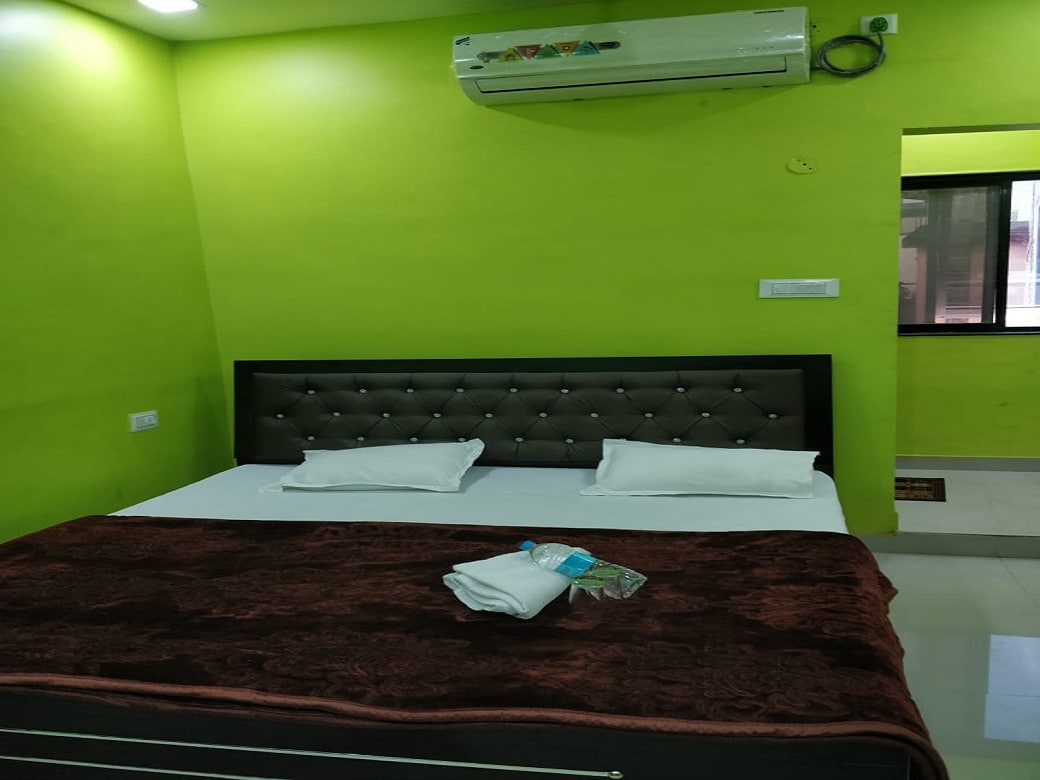 Hotel Heaven Inn - Tap to explore photos