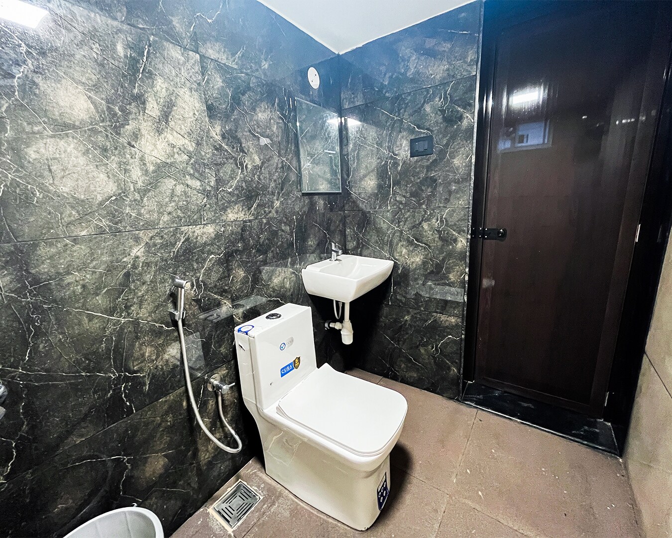 Royal Classic Homestay - Tap to explore photos