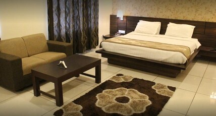 HOTEL BATRA CONTINENTAL Room Type - Suite Room 