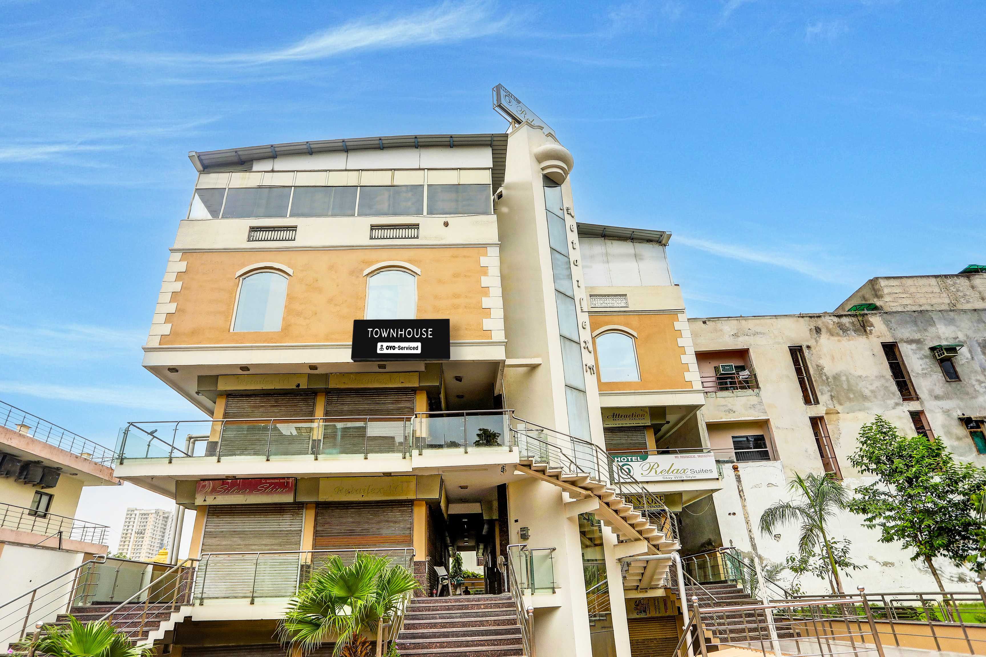 Townhouse Relax Suits A Boutique Hotel Vasundhara - Tap to explore photos