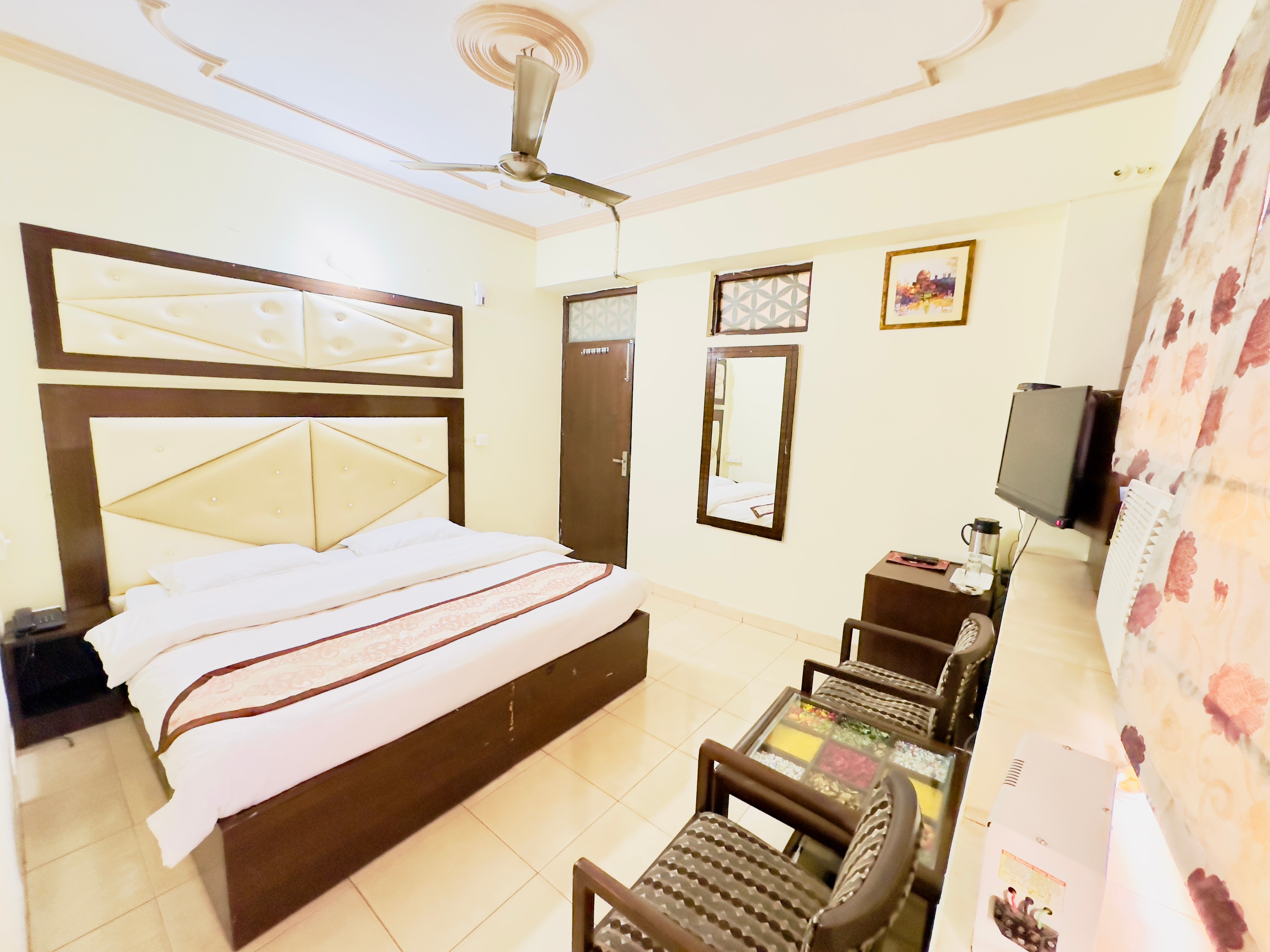 HOTEL SUNVIEW JAIN - Tap to explore photos