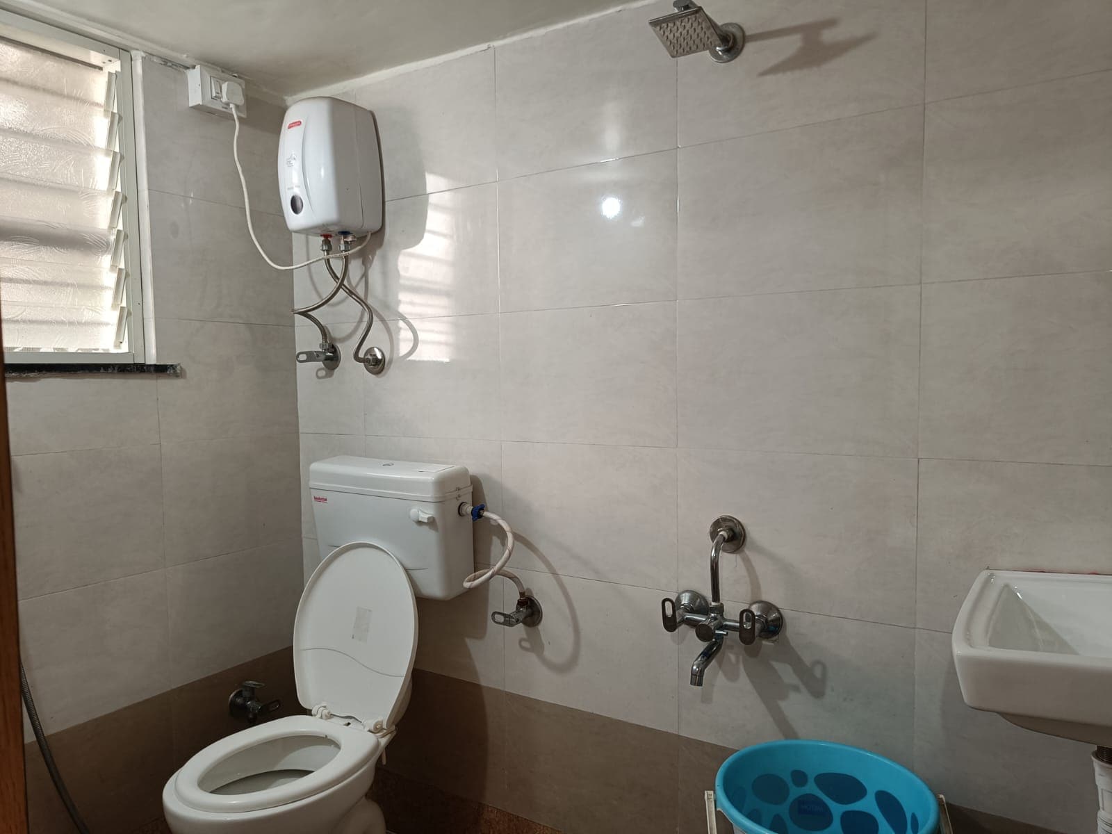 Shree Seva Guest House - Tap to explore photos