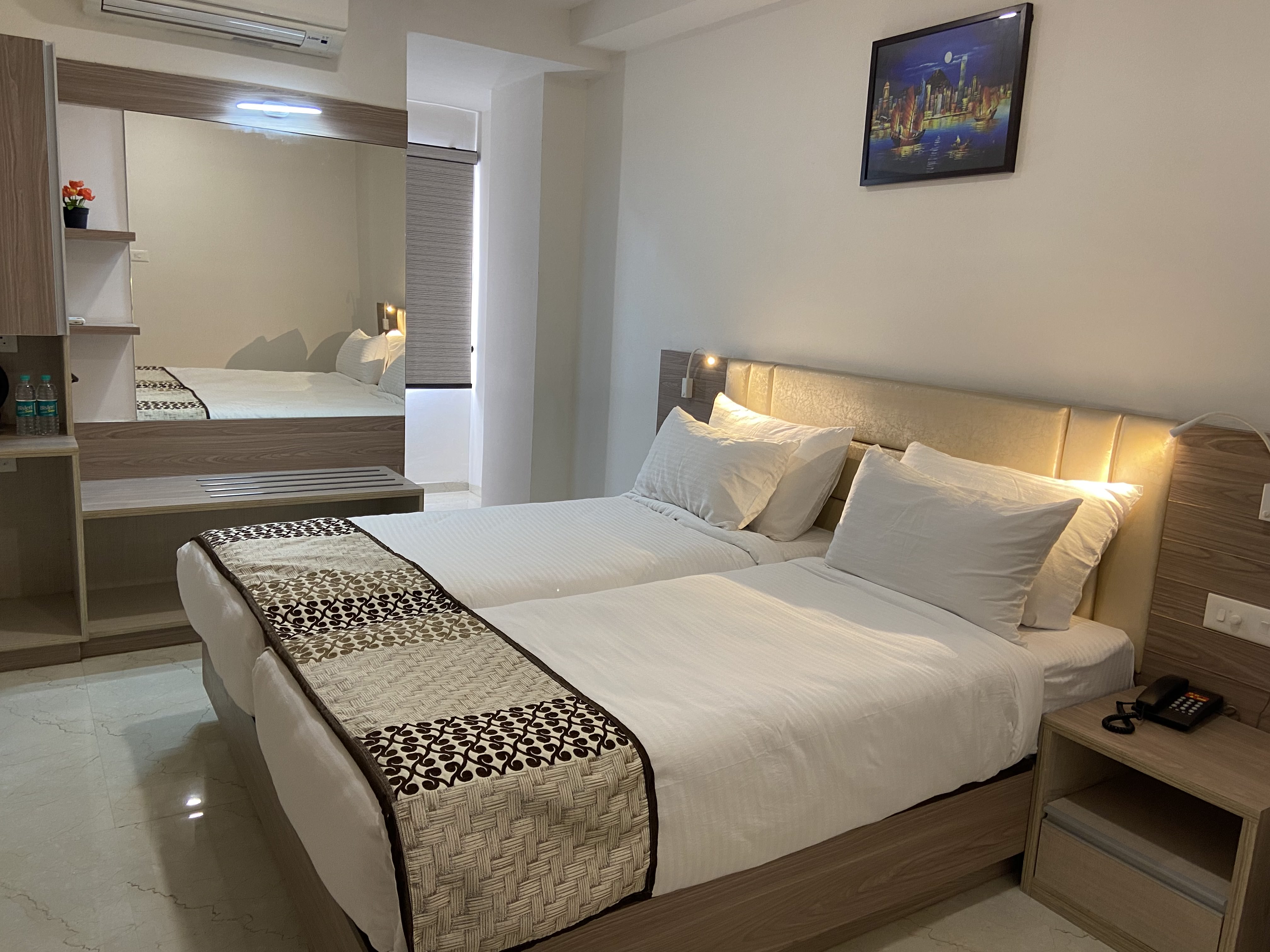 Dash Hotels - Affordable Luxury - Tap to explore photos