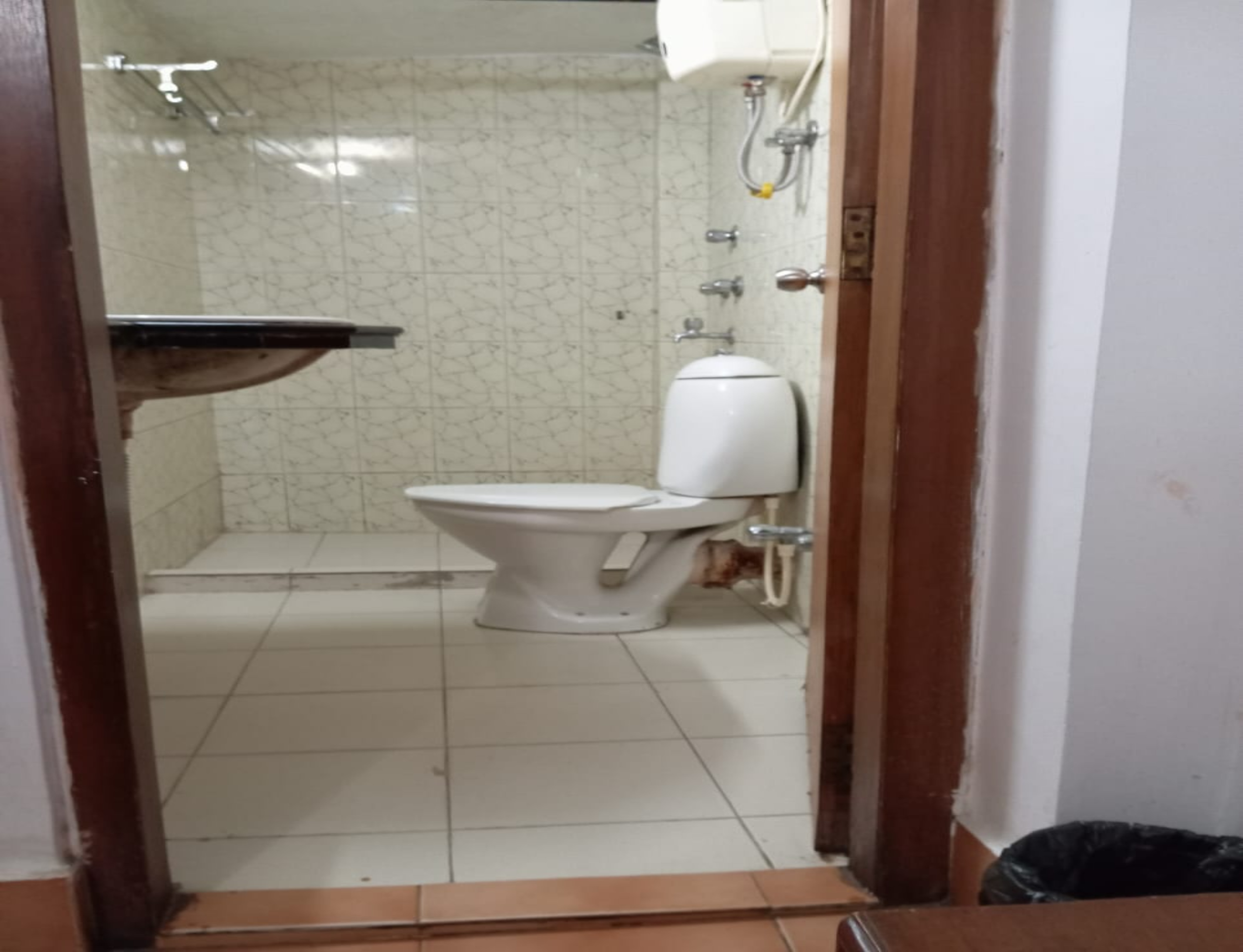 Gulshan Inn - Tap to explore photos