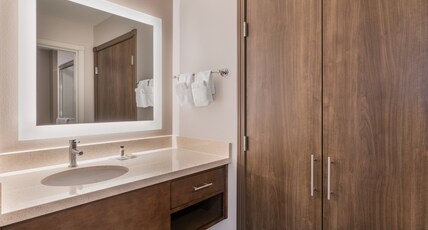 Staybridge Suites Anchorage, an IHG Hotel Room Type - 1 Queen Studio Suite Communications Accessible