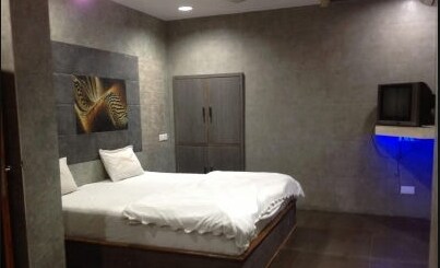 HOTEL GYANSONS
