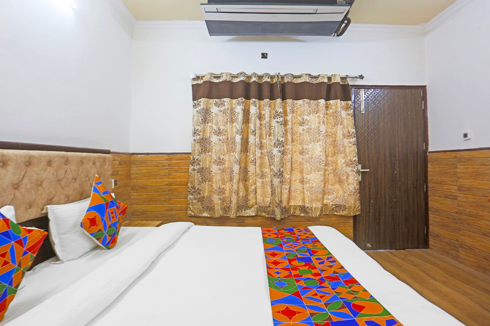 FabHotel Vasant Villa - Tap to explore photos