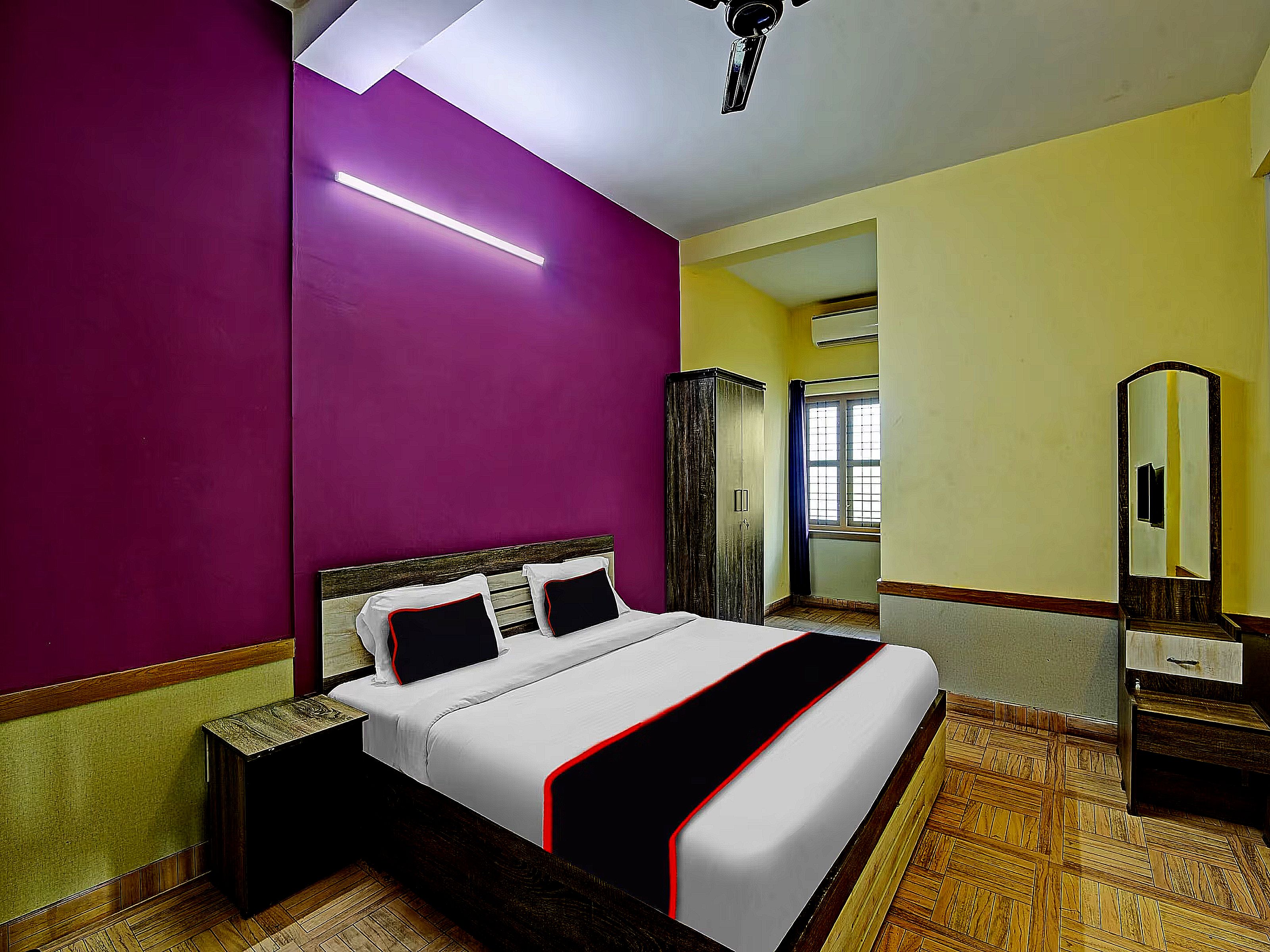Collection O EXPRESS SUITES - Tap to explore photos