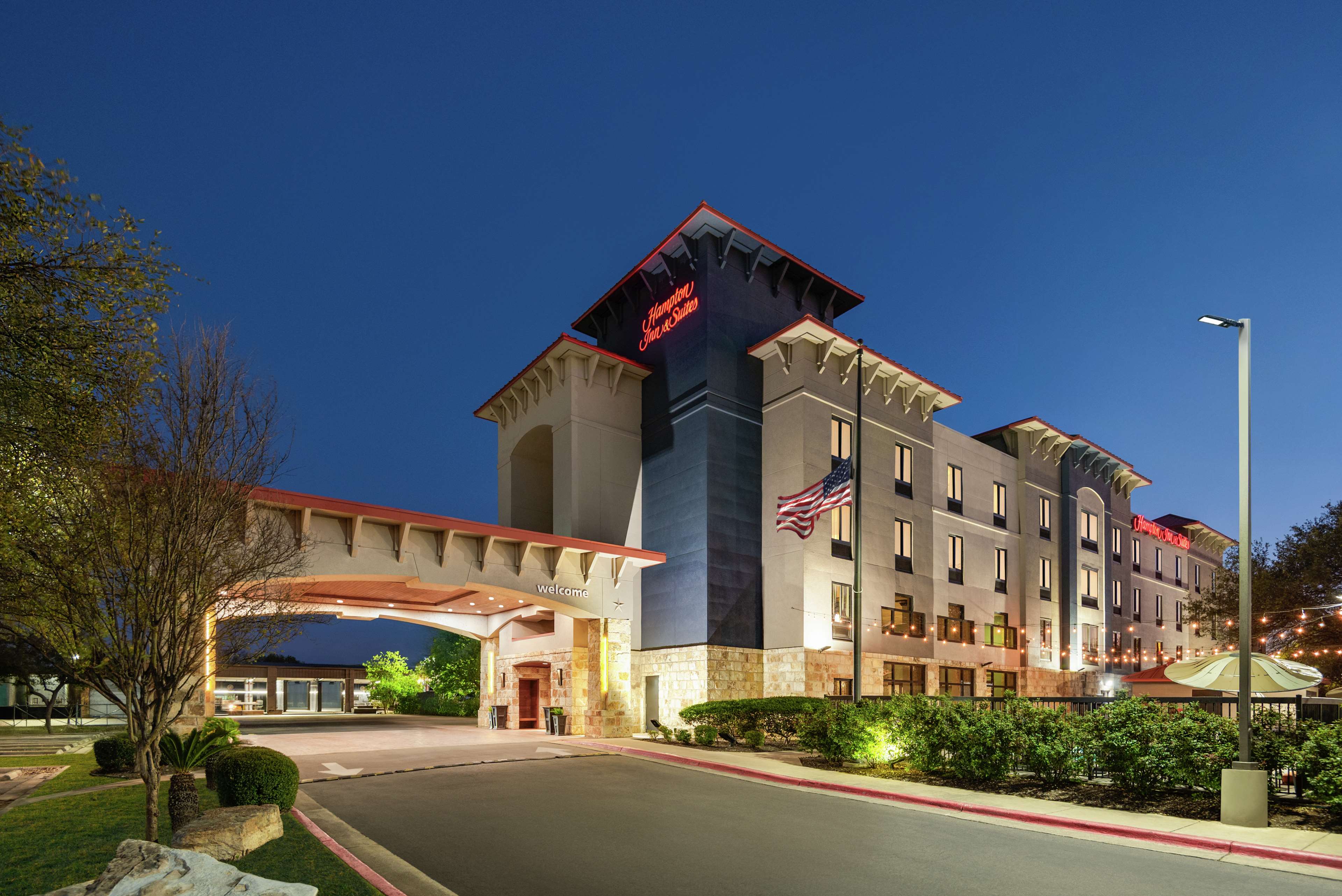 Hampton Inn & Suites by Hilton San Marcos - Tap to explore photos