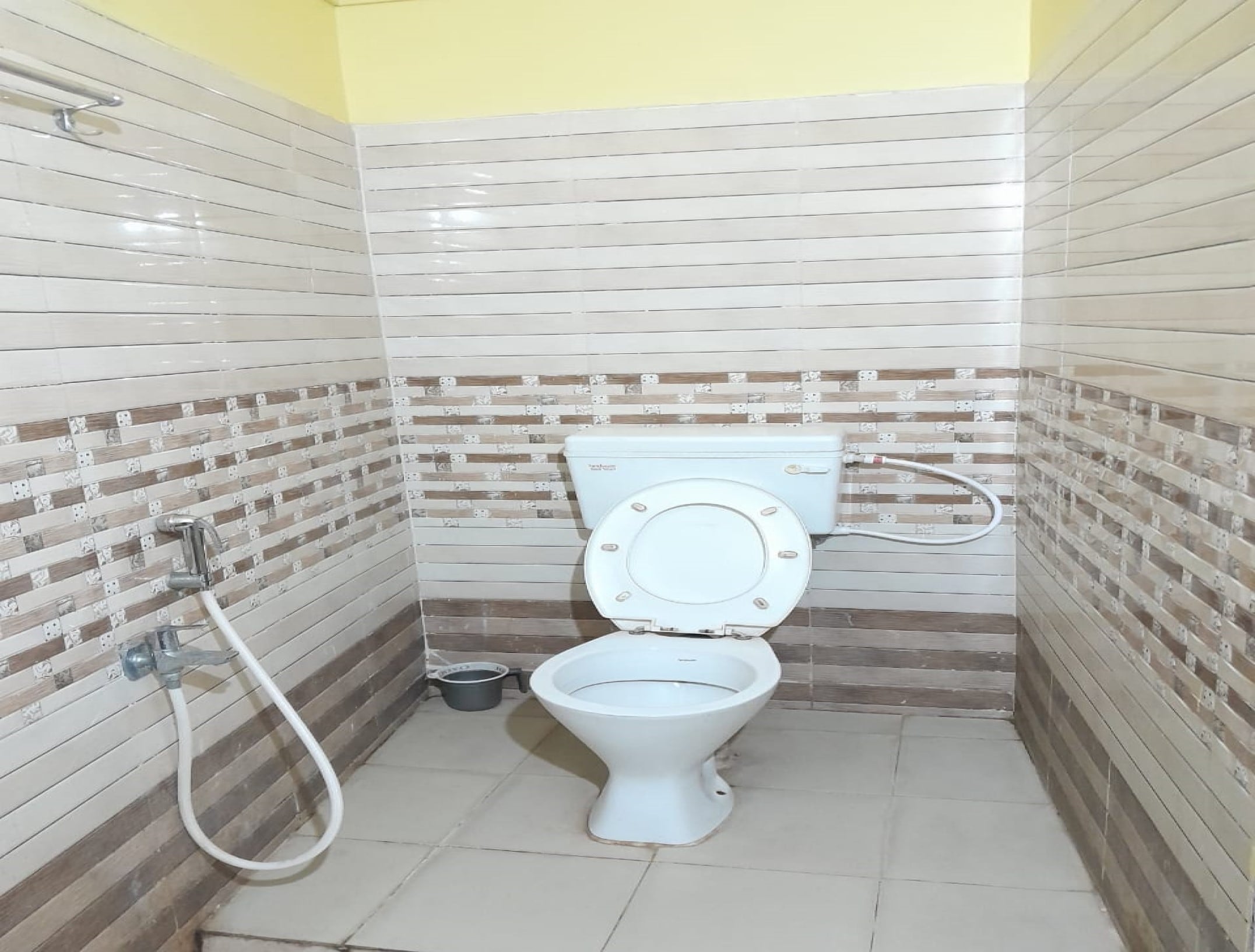 Nataraj Residency Sealdah - Tap to explore photos