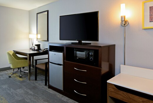 Hampton Inn & Suites Bakersfield/Hwy 58, CA