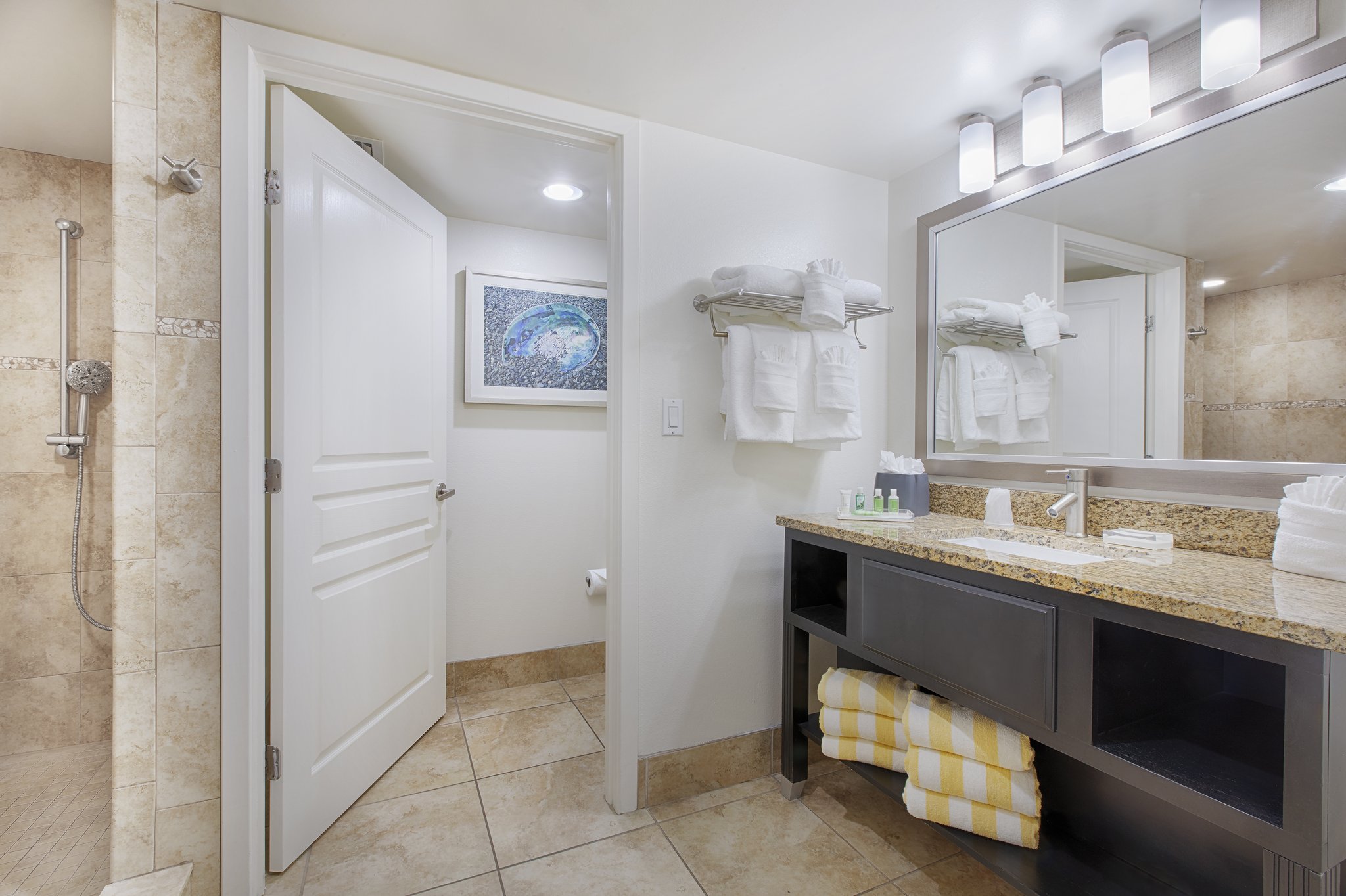 Holiday Inn Resort DAYTONA BEACH OCEANFRONT - Tap to explore photos