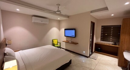 JSK Residency Room Type - Deluxe Room