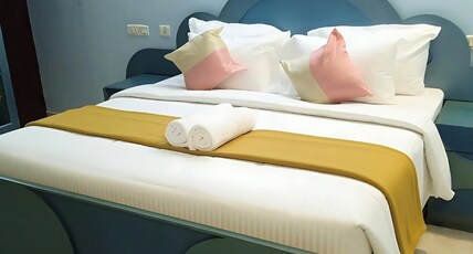 Eaze & Comfort Hospitality Room Type - Luxury Room with Bath - Tub
