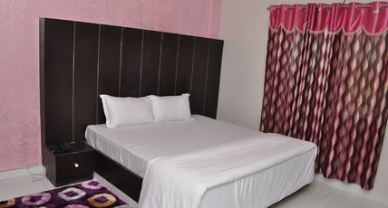 Hotel Tara Room Type - Deluxe Room